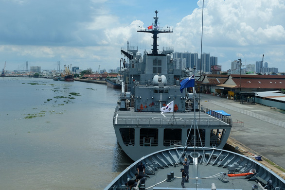 Nhóm tàu huấn luyện tuần tra biển Hàn Quốc chọn TP.HCM là ‘điểm công du’ đầu tiên - Ảnh 3.