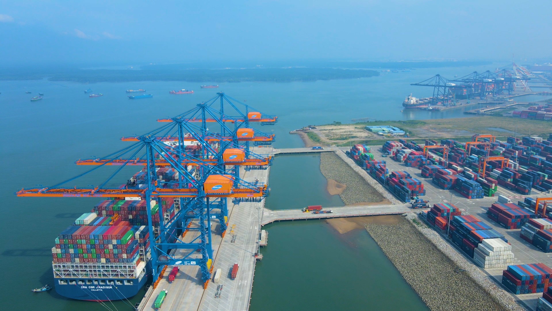 Sau 1 năm đi vào hoạt động, tháng 3/2022, Gemalink chính thức đạt 1 triệu TEU thông qua cảng, lập kỷ lục mới trong ngành khai thác cảng Việt Nam.