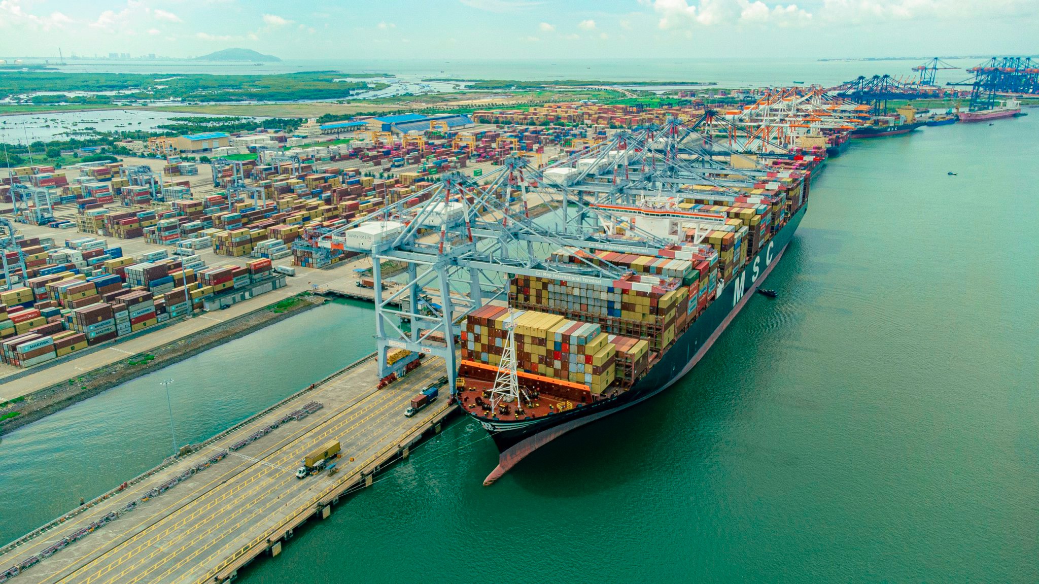 Từ đầu năm đến nay mặc dù sản lượng hàng hóa qua cảng biển giảm, nhưng doanh thu cảng Gemalink tăng 96,91% so với cùng kỳ năm 2021.