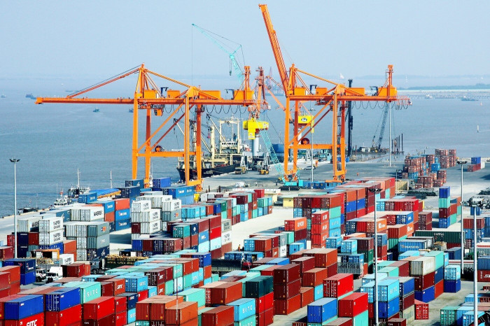 hơn 60 triệu tấn hàng hóa qua cảng biển trong tháng đầu tiên năm 2022