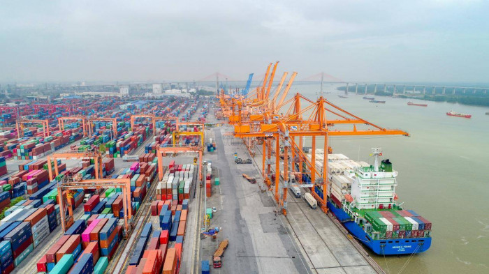 hơn 236 triệu tấn hàng hóa qua cảng biển trong 4 tháng