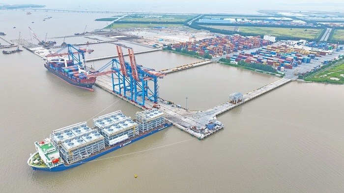 hơn 670 triệu tấn hàng qua cảng biển, hàng xuất nhập khẩu giảm nhẹ