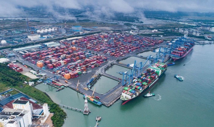 hàng thông qua cảng biển tăng dù phương tiện thông qua giảm