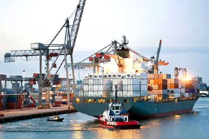 cả nước hiện có 48 tàu container, sức chứa gần 40 nghìn teus