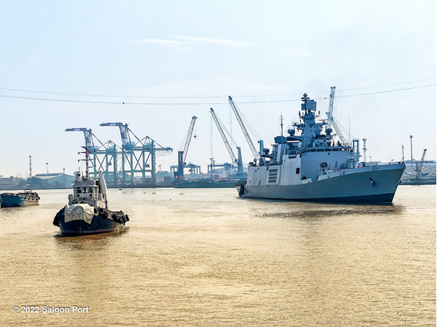 Cảng SAI GON đón tàu hộ vệ tên lửa INS Shivalik