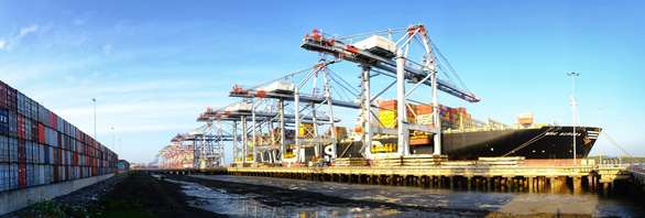 Mùng 1 tết, tàu container cập cảng Cái Mép đưa hàng trực tiếp sang Mỹ - Ảnh 1.
