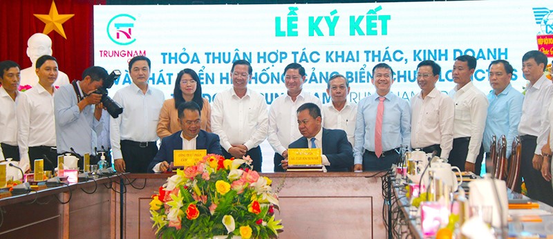 Lãnh đạo TPHCM và tỉnh Ninh Thuận chứng kiến lễ ký kết