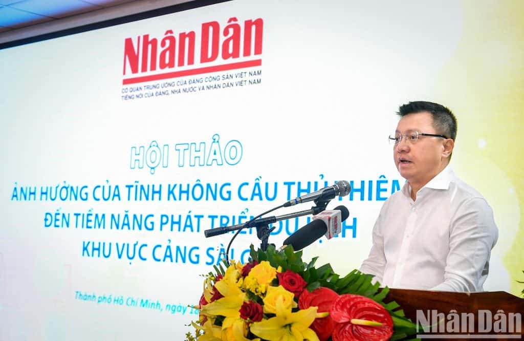Đồng chí Lê Quốc Minh - Tổng biên tập báo Nhân Dân phát biểu tại hội thảo.