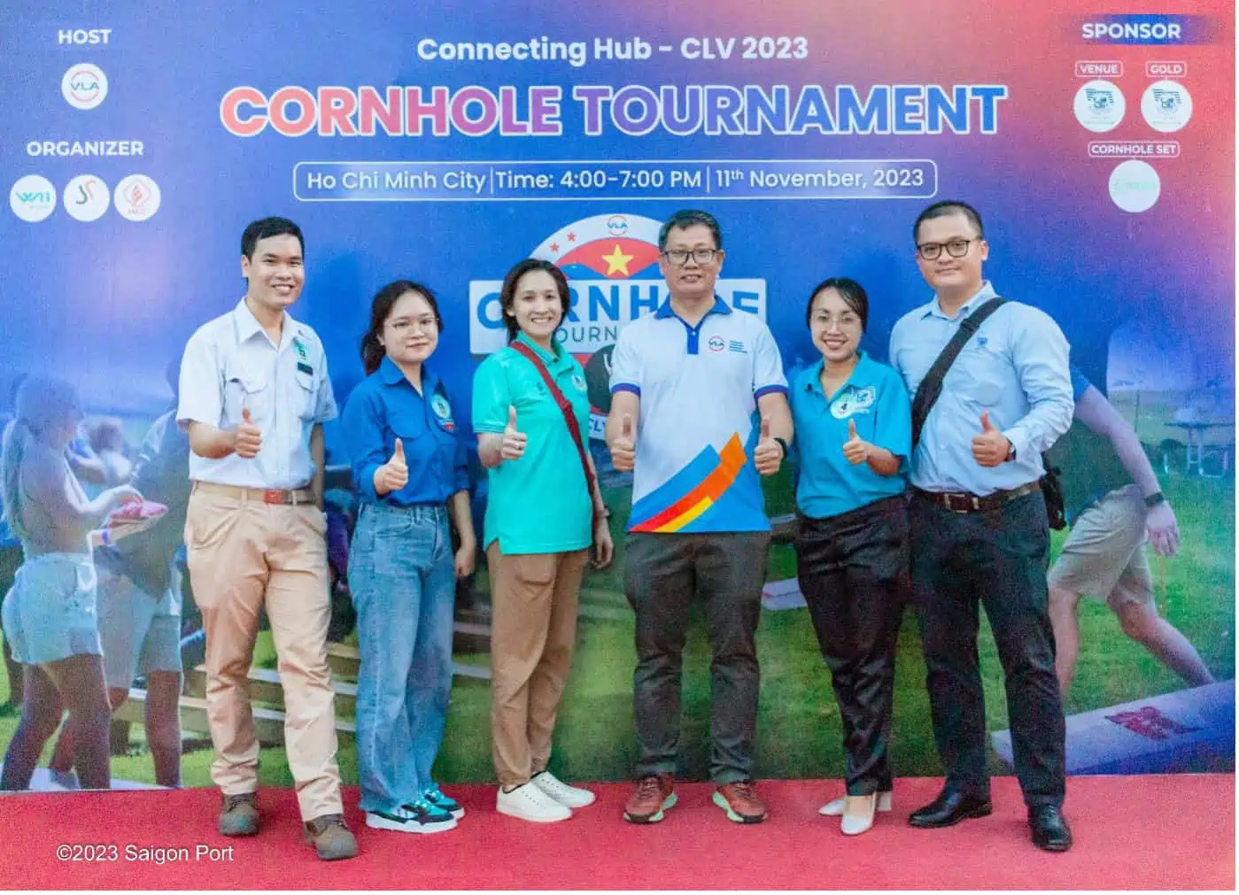 Đội thi CSG cùng ông Nguyễn Duy Minh – Tổng thư ký VLA (đứng thứ 3 từ bên phải qua).