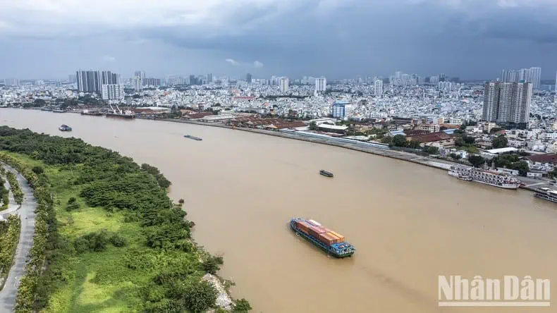 Sông Sài Gòn nhìn từ trên cao