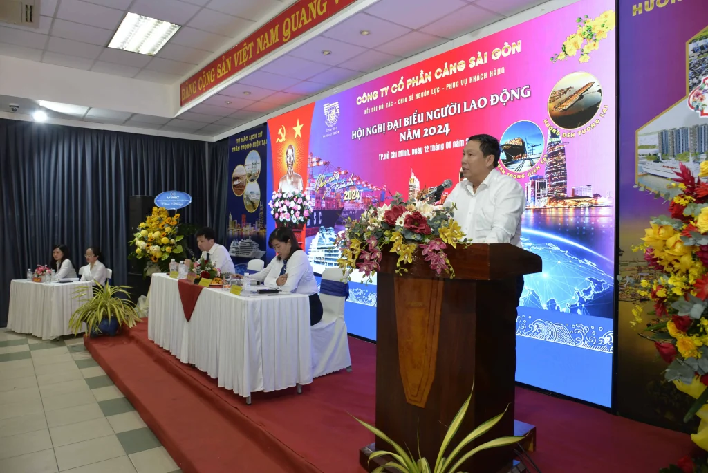 Ông Huỳnh Văn Cường - Chủ tịch HĐQT Cảng Sài Gòn phát biểu tiếp thu ý kiến của quý lãnh đạo VIMC