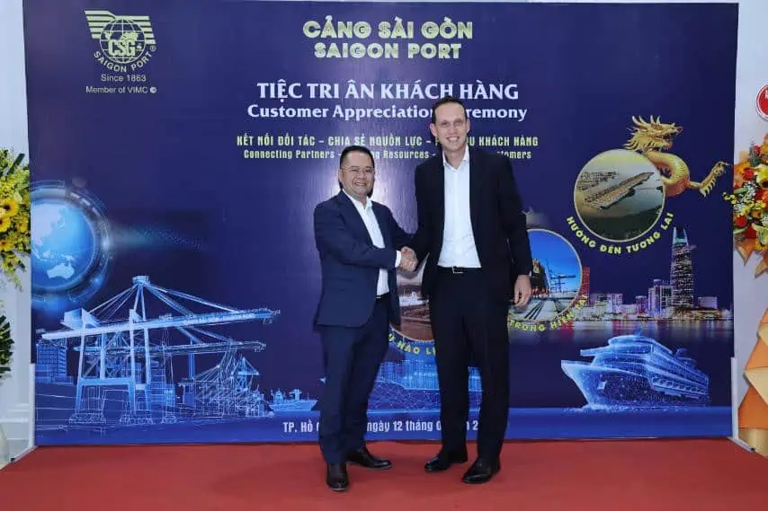 Ông Nguyễn Lê Chơn Tâm – TGĐ Cảng Sài Gòn và Ông Benoit de Quillacq - TGĐ hãng tàu MSC Việt Nam