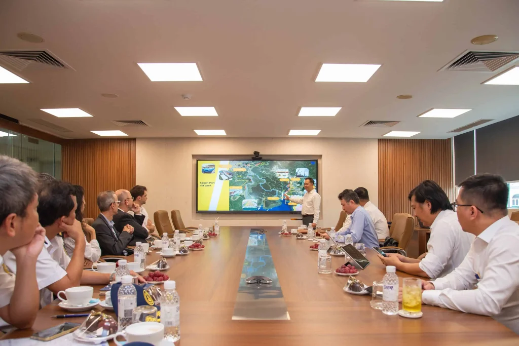 Đại sứ và Tổng Lãnh sự Thụy Sĩ thăm và làm việc tại Cảng Sài Gòn: Thúc đẩy quan hệ hợp tác và quan tâm đặc biệt đến dự án Cảng trung chuyển quốc tế Cần Giờ 2 ông nguyễn lê chơn tâm