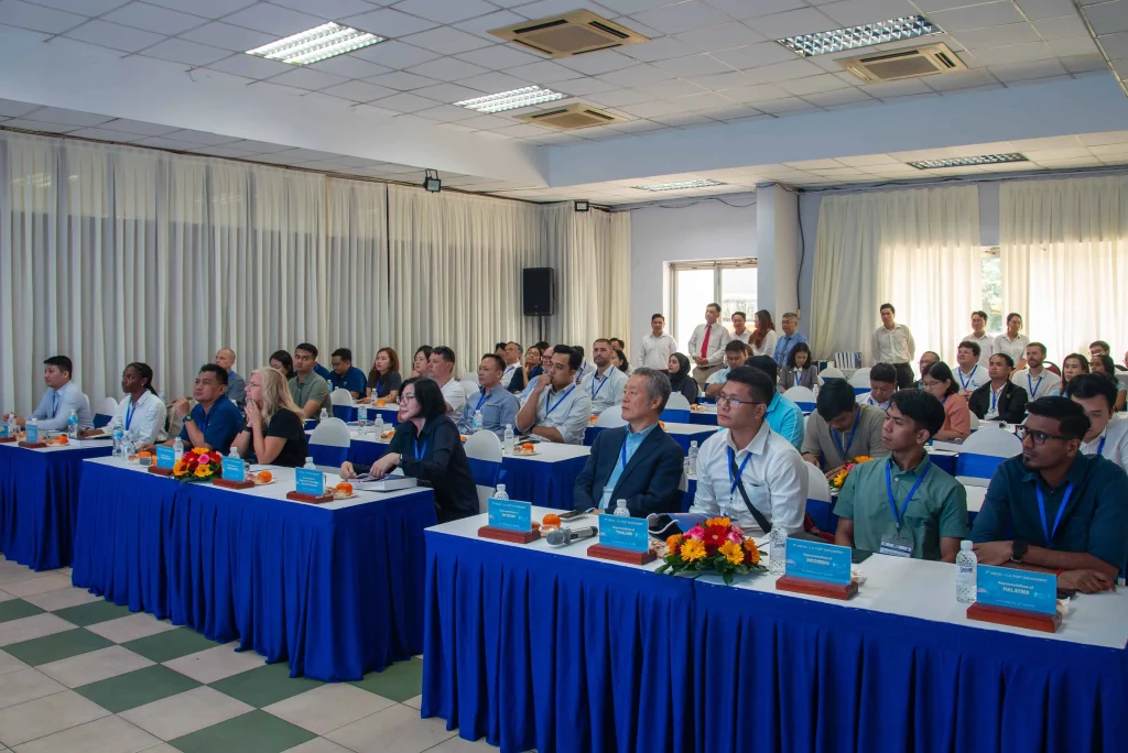 Cảng Sài Gòn thắt chặt quan hệ quốc tế tại Hội thảo ASEAN-Hoa Kỳ 1 Toàn cảnh chương trình Hội thảo ASEAN-Hoa Kỳ lần thứ hai tại Hội trường Văn phòng Cảng Sài Gòn.