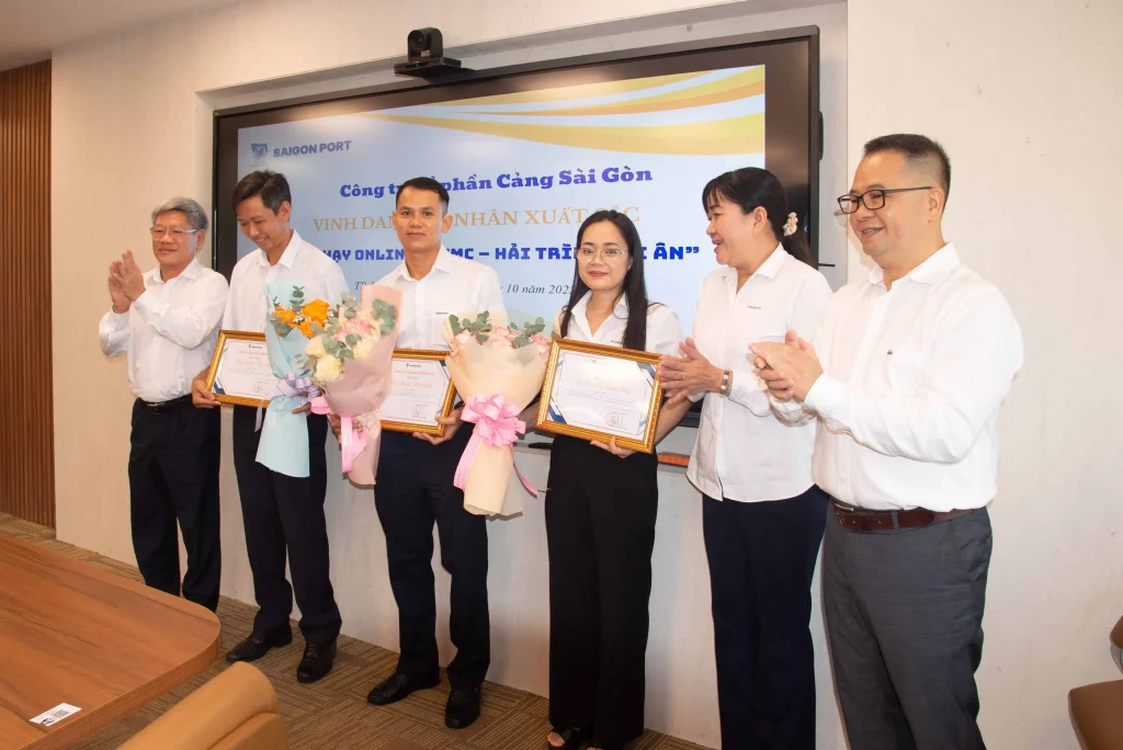 Tự hào Cảng Sài Gòn: Mỗi bước chạy - Một bước sóng tương lai số 5 z7094844284362 e8f80ad9688fd7390f484b57617ed597