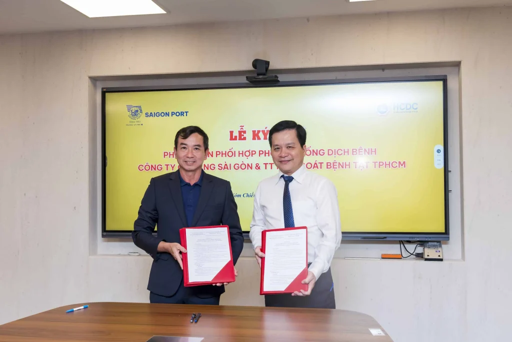 Cảng Sài Gòn và Trung tâm Kiểm soát bệnh tật TP.HCM (HCDC) ký kết phương án phối hợp: thiết lập "Lá chắn" Y tế, vững vàng chuỗi cung ứng 2 DSC7545