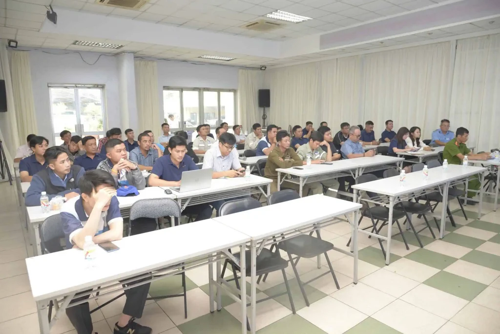 Chương trình huấn luyện nghiệp vụ tại Cảng Sài Gòn 3 z7331479154421 3b0e4ed2e4a9c9a09052bb841a14e089