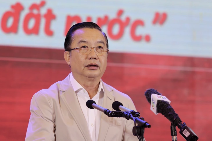 Ông Trần Thế Thuận, Giám đốc Sở Văn hóa và Thể thao TP.HCM, phát biểu tại lễ sơ kết Cuộc vận động "Toàn dân rèn luyện thân thể theo gương Bác Hồ vĩ đại" - Ảnh: ĐỨC KHUÊ