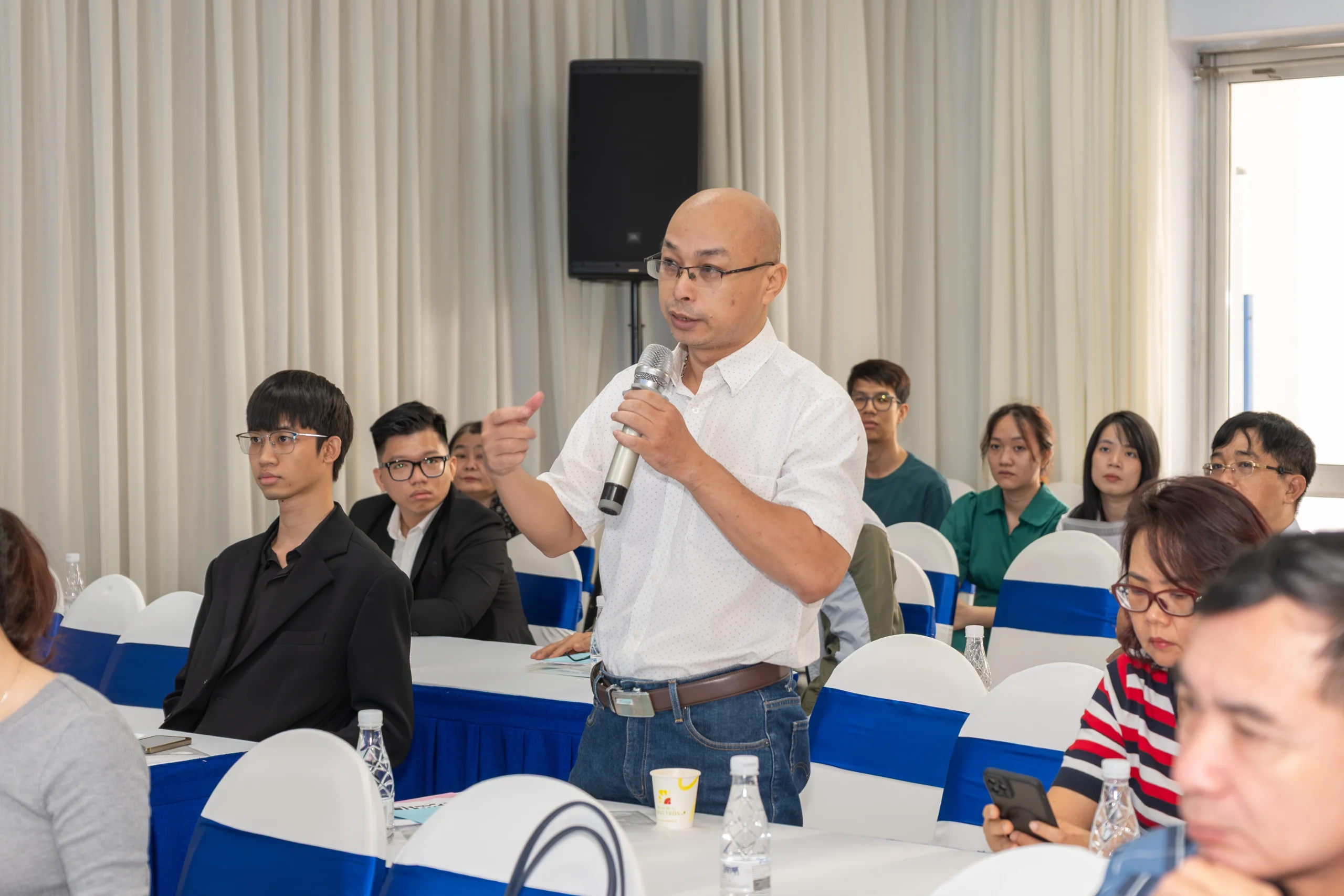 Cổ đông nêu ý kiến tại kỳ họp bất thường năm 2026 của Cảng Sài Gòn.