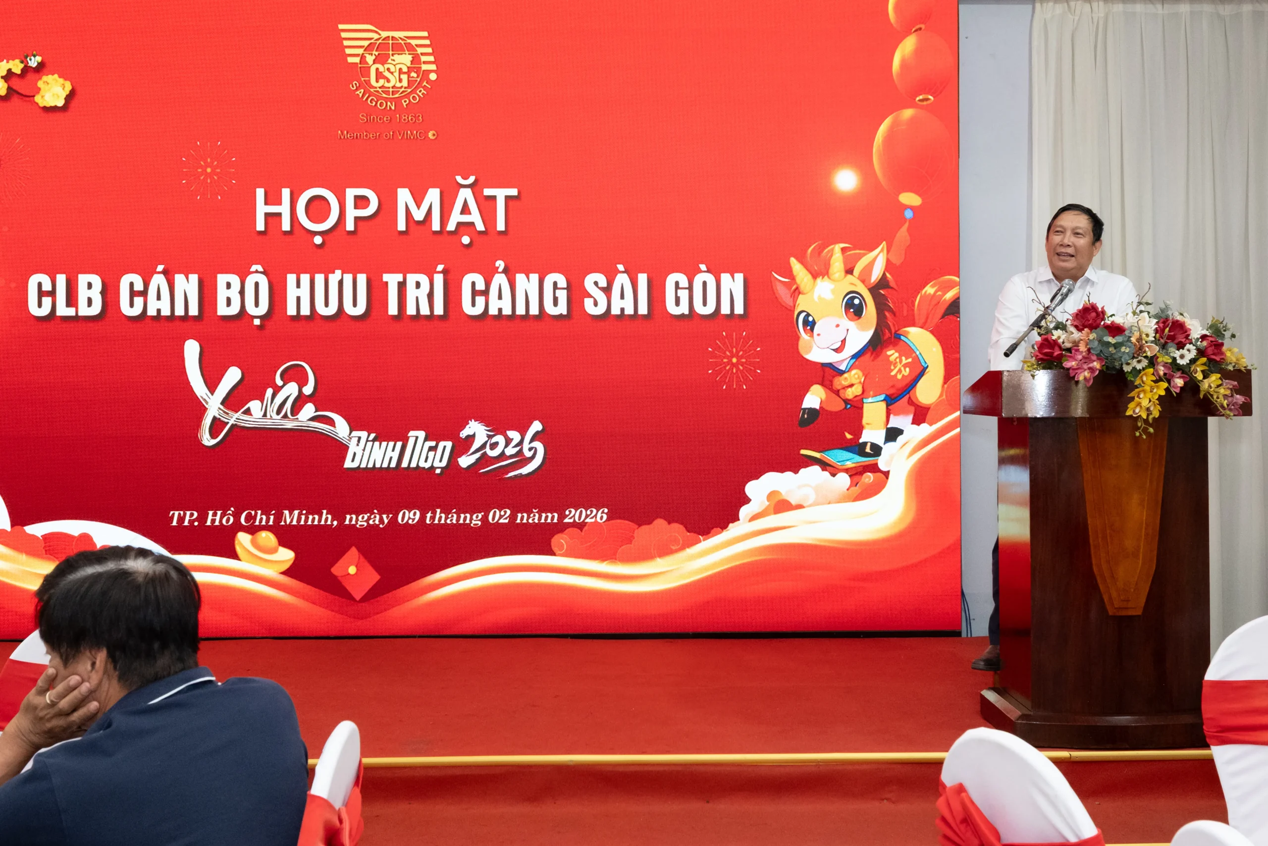 Ông Huỳnh Văn Cường - Bí thư Đảng ủy kiêm Chủ tịch Hội đồng quản trị Cảng Sài Gòn phát biểu tri ân và chúc năm mới đến nguyên Lãnh đạo Cảng Sài Gòn qua các thế hệ.