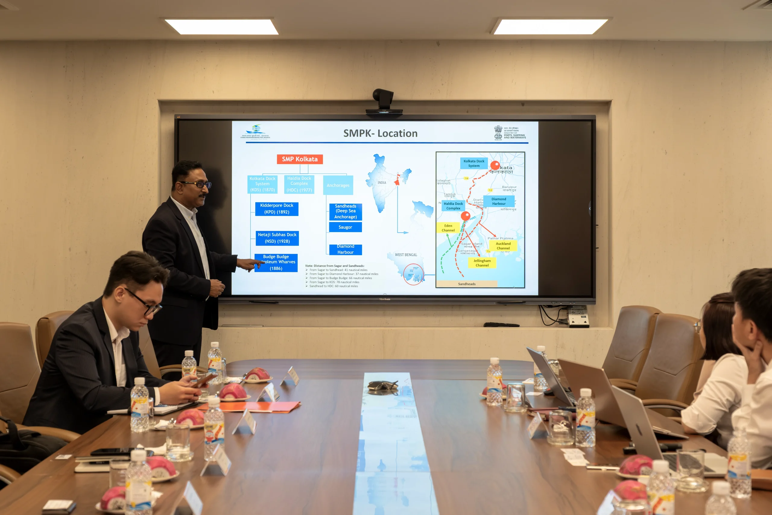 Ông Rathendra Raman - Chủ tịch SMPA chia sẻ về hệ thống cảng tại Kolkata.
