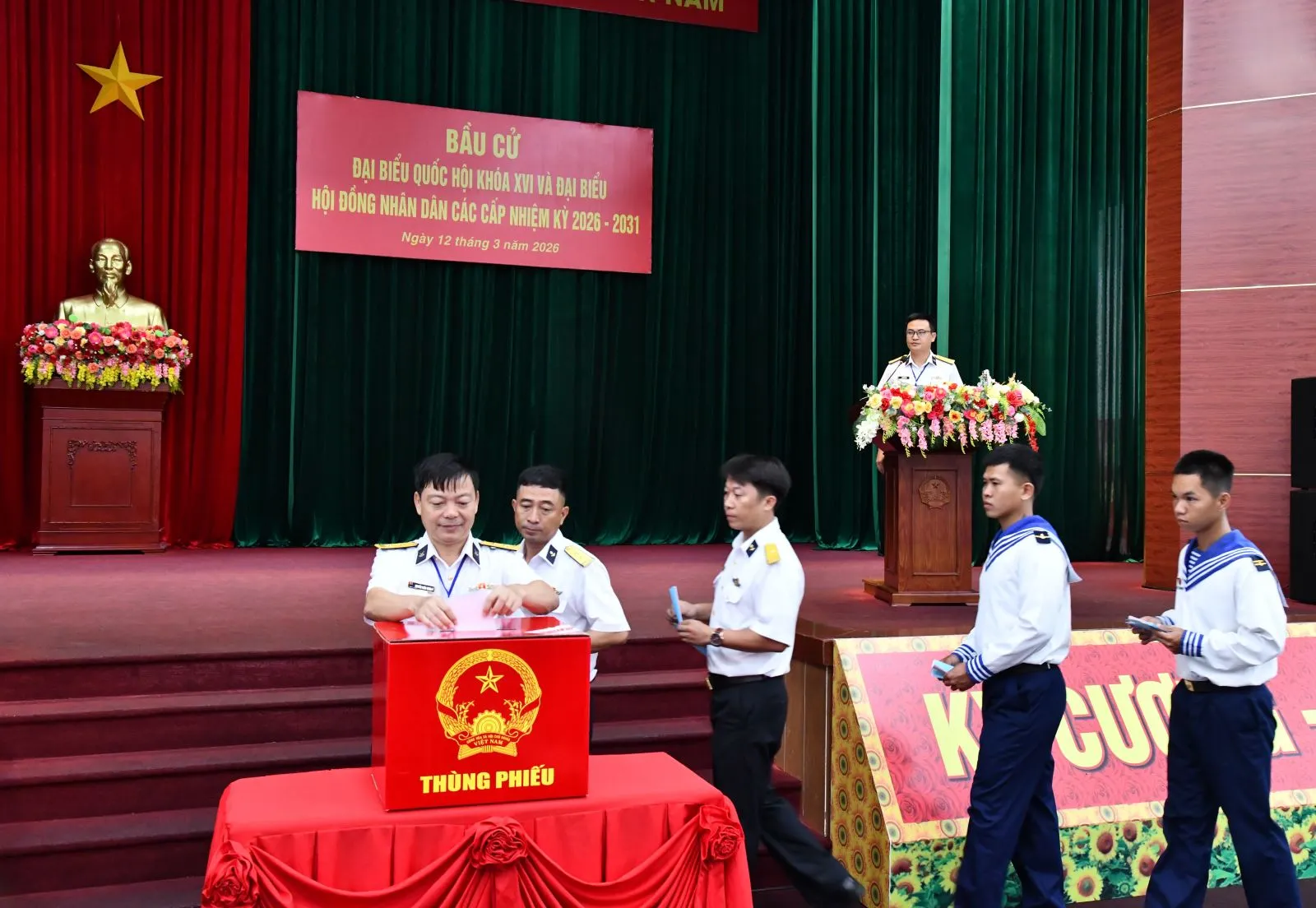 Ngày 12/3/2026, Lữ đoàn 127, Vùng 5 Hải quân đã tổ chức bầu cử sớm đại biểu Quốc hội khóa XVI và đại biểu Hội đồng nhân dân các cấp nhiệm kỳ 2026 - 2031 cho cán bộ, chiến sĩ trong đơn vị. Ảnh: Mạnh Kiên