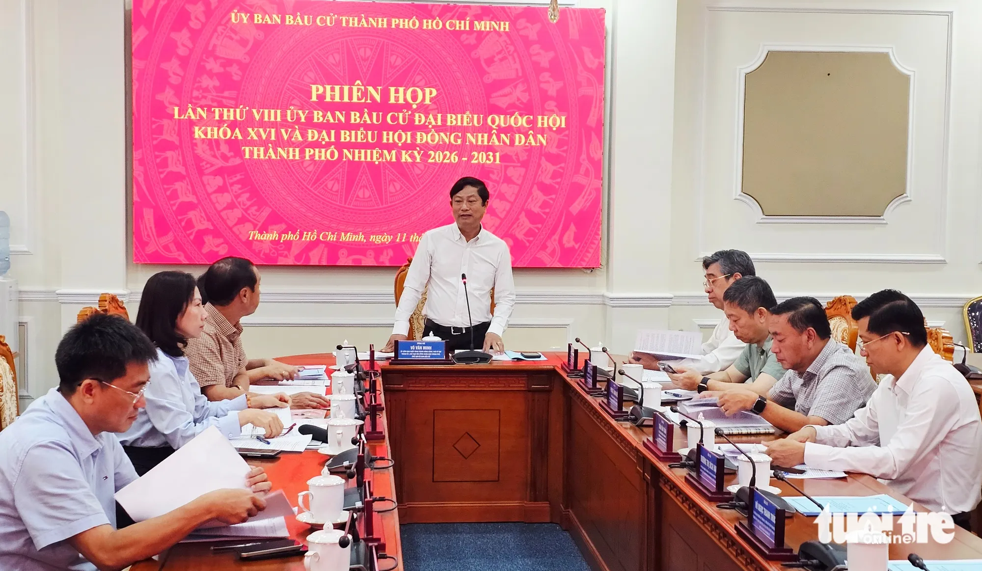 Phó bí thư Thành ủy, Chủ tịch HĐND TP.HCM, Chủ tịch Ủy ban bầu cử TP.HCM Võ Văn Minh chủ trì phiên họp của Ủy ban bầu cử thành phố ngày 10-3 - Ảnh: BÁ SƠN