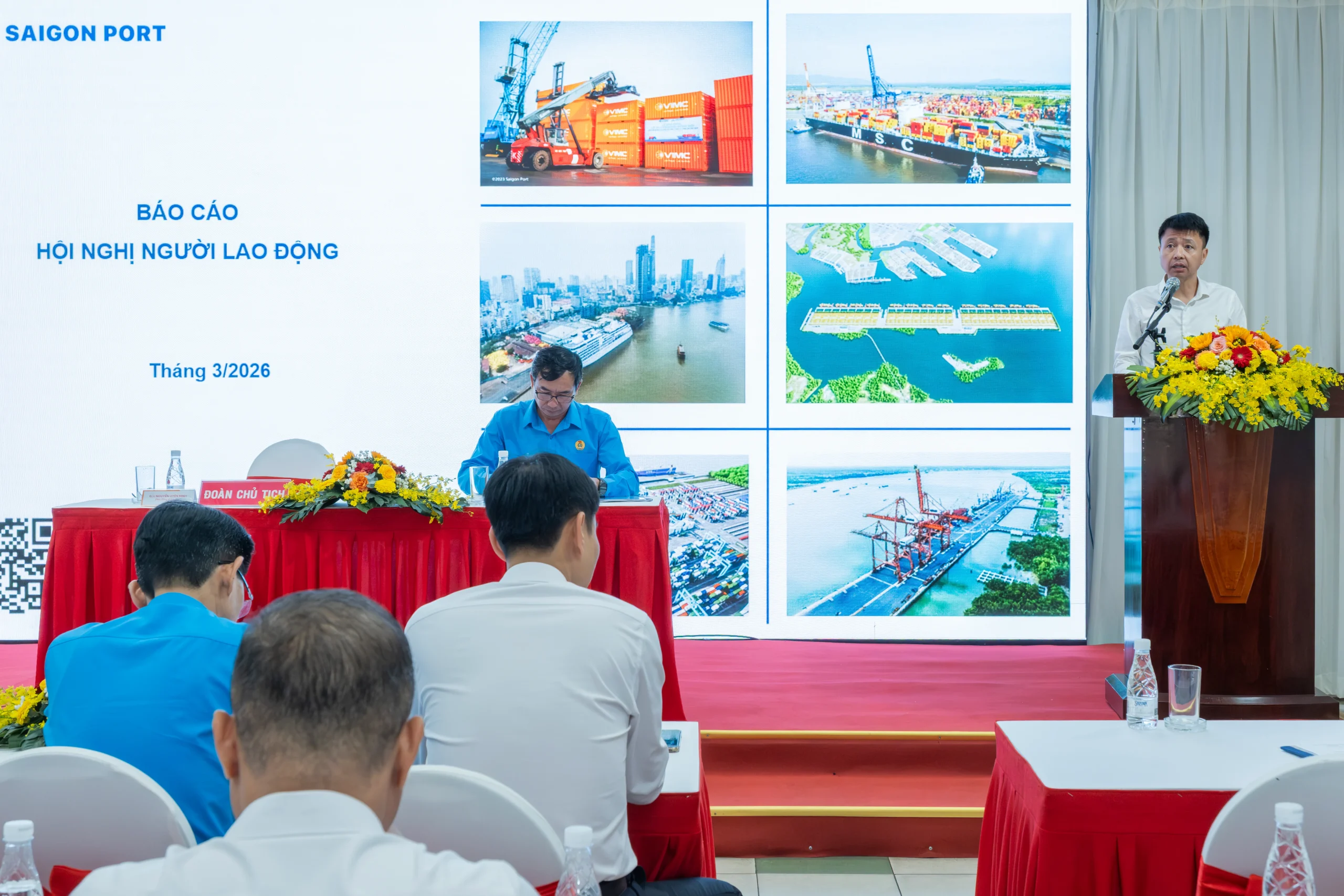 Đồng chí Nguyễn Uyên Minh - Phó Tổng giám đốc Cảng Sài Gòn tóm tắt kết quả hoạt động sản xuất - kinh doanh năm 2025.