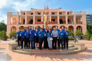 Phát huy vai trò xung kích của tuổi trẻ Cảng Sài Gòn trong giai đoạn phát triển mới 1 Đoàn Thanh niên Cảng Sài Gòn tổ chức dâng hương tại Bảo tàng Hồ Chí Minh - Chi nhánh Thành phố Hồ Chí Minh.
