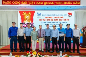Phát huy vai trò xung kích của tuổi trẻ Cảng Sài Gòn trong giai đoạn phát triển mới 2 Các thế hệ cán bộ Đoàn Cảng Sài Gòn cùng hội tụ tại buổi sinh hoạt.