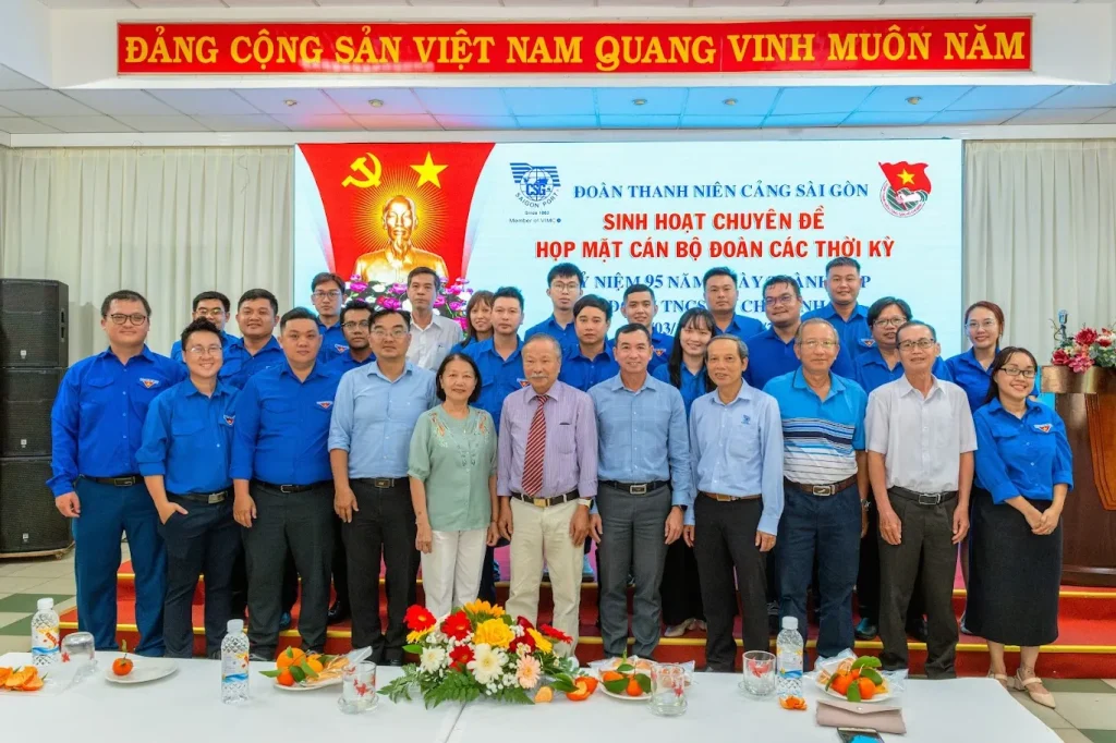 Khoảnh khắc khép lại chương trình, thể hiện tinh thần đoàn kết và quyết tâm của tập thể đoàn viên Cảng Sài Gòn trong chặng đường phát triển mới.