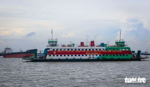 Phà Bình Khánh nhiều năm là cửa ngõ quen thuộc đưa người dân đến Cần Giờ. Khu vực này sắp thay thế bởi dự án cầu Cần Giờ đã động thổ vào đầu năm 2026. Dự án có tổng chiều dài khoảng 6,3km, quy mô 6 làn xe, tổng vốn đầu tư hơn 13.200 tỉ đồng