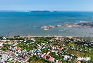 Khu vực dự kiến làm dự án đường vượt biển (phương án đề xuất gồm cả cầu và hầm) hướng về phía Bà Rịa - Vũng Tàu cũ, tạo thành một mạch giao thương khép kín tối ưu hóa thời gian vận chuyển hàng hóa quốc tế. Từ một địa phương duyên hải còn nhiều khó khăn, Cần Giờ đang đứng trước cơ hội lịch sử để trở thành đô thị cảng hiện đại và là cửa ngõ ra thế giới của cả quốc gia