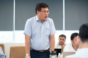 Đồng chí Hồ Lương Quân - Ủy viên Ban Thường vụ Đảng ủy, Tổng giám đốc Công ty TNHH Cảng quốc tế SP-PSA (SP-PSA) - phát biểu tại buổi làm việc.