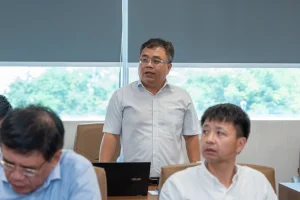 Đồng chí Phạm Trần Anh Tuấn - Đảng ủy viên, Giám đốc Trung tâm điều hành khai thác khu vực Bà Rịa - Vũng Tàu - phản ánh các vấn đề cần tập trung nhằm nâng cao hiệu quả khai thác.