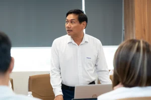 Đồng chí Nguyễn Thành Nam - Thành viên Hội đồng quản trị Cảng Sài Gòn - đóng góp ý kiến tại buổi làm việc với Đoàn công tác Đảng ủy VIMC.