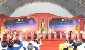 Phó Bí thư Thành ủy, Chủ tịch HĐND TPHCM Võ Văn Minh cùng đại diện lãnh đạo Thành phố và các nhà đầu tư nhấn nút khởi công dự án cải tạo, chỉnh trang Bảo tàng Hồ Chí Minh – Chi nhánh TPHCM tại Bến Nhà Rồng - Ảnh: VGP/LA