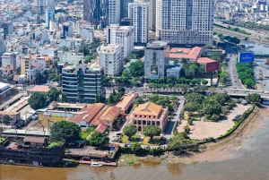 Dự án khu vực cảng Nhà Rồng - Khánh Hội và mở rộng Khu di tích, Bảo tàng Hồ Chí Minh: Giai đoạn 1 dự án sẽ triển khai khu vực trọng điểm khoảng 9ha tại khu số 1 - khu trung tâm bến Nhà Rồng, bao gồm công viên cảnh quan, quảng trường trung tâm, không gian công cộng ven sông và các hạng mục hạ tầng kỹ thuật thiết yếu.