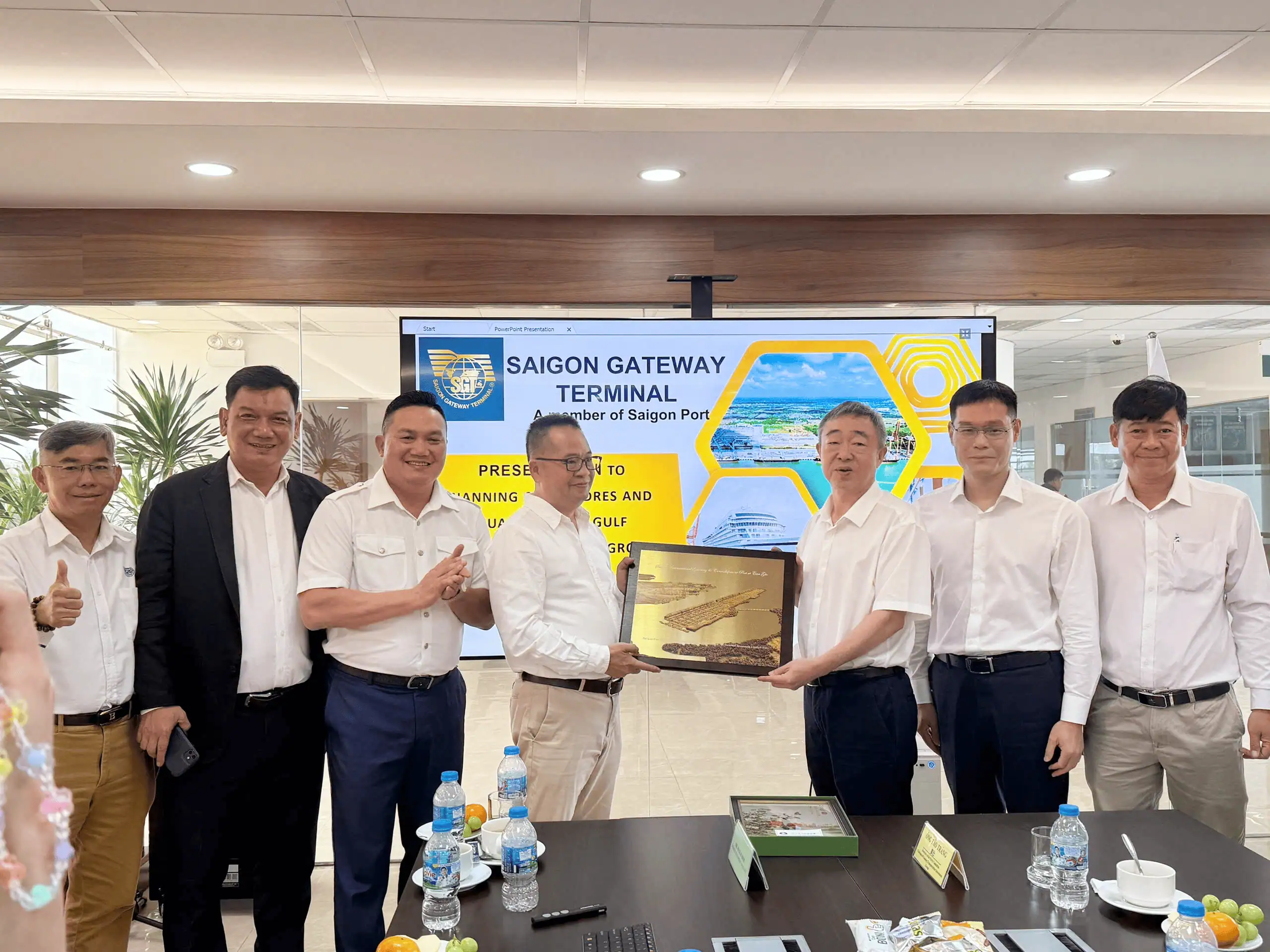 Trang chủ 5 z7842117777504 40c8b61a02ce94d61623aa755e145b4c