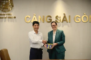 Cảng Sài Gòn làm việc với Đoàn xúc tiến thương mại Bỉ 9 snapedit 1791881287515 8